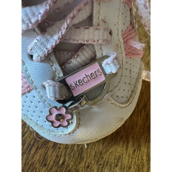 Build-A-Bear Skechers Pink & White Lace-Up Sneakers with Flower Charm - Picture 5 of 6